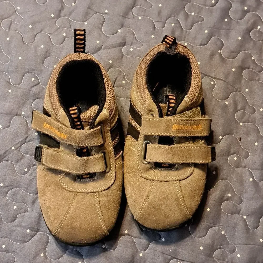 OshKosh B'gosh sneakers size 10